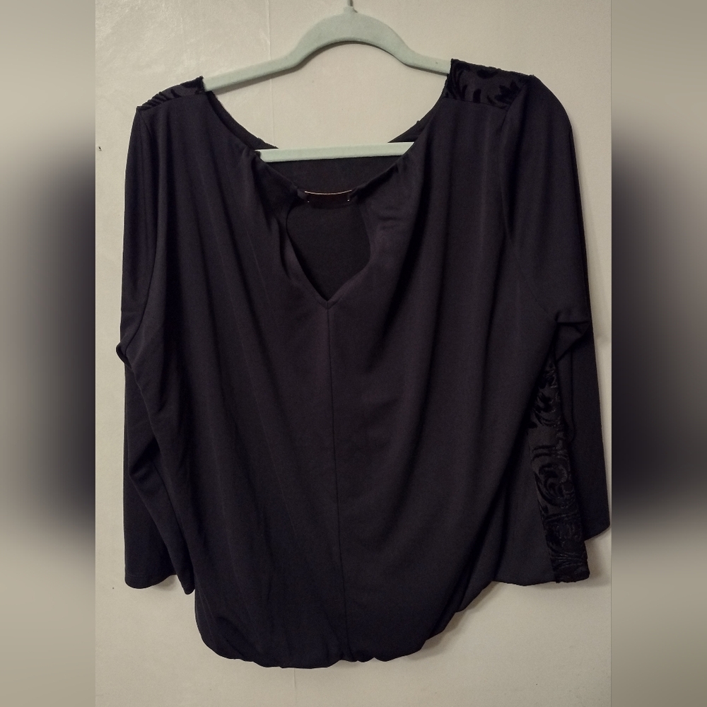 Elegant Black Velvet Mix-texture Blouse - Picture 3 of 5
